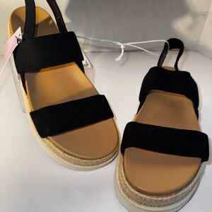 Wild Fable Black Sandals with Cream Sole